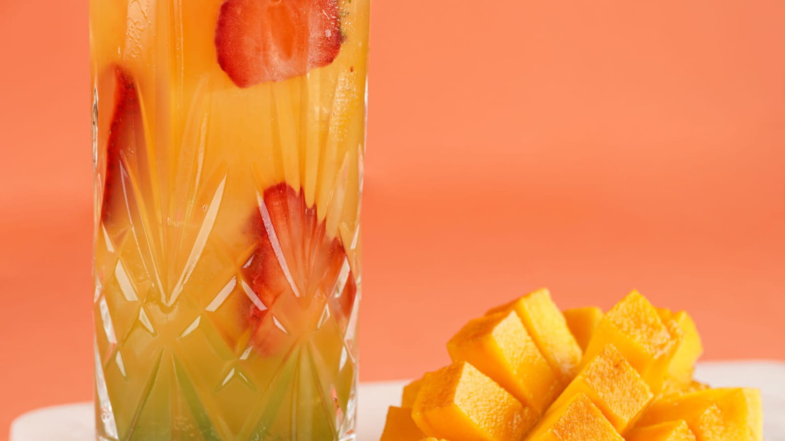 Cocktail pétillant mangue et fraise