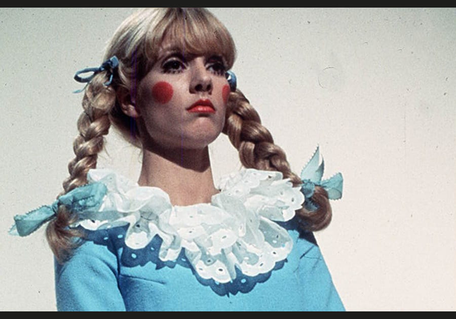 Sylvie Vartan, &eacute;tonnante avec ses couettes d'&eacute;coli&egrave;re