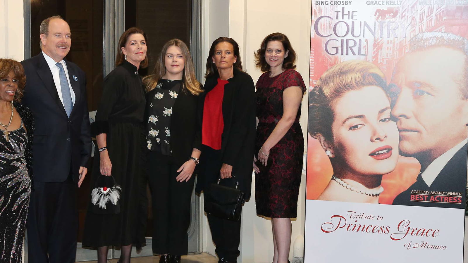 Prince Albert II de Monaco, Princesse Caroline d'Hanovre, Princesse Stephanie de Monaco, sa fille Camille Gottlieb et Toby Boshak (présidente de la fondation Princesse Grace) 