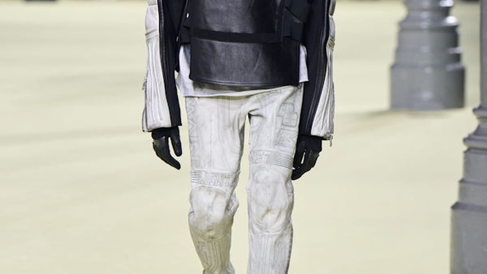 Look 75