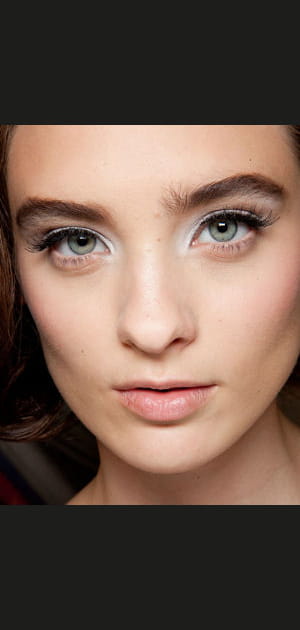 Regard &eacute;l&eacute;gant