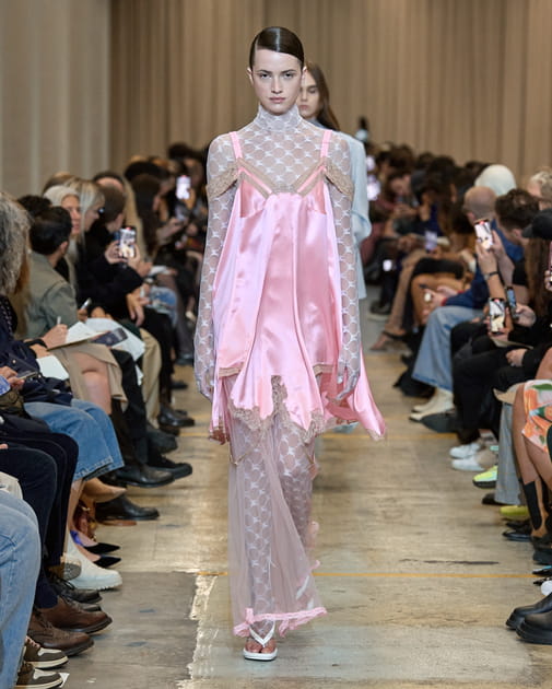 Look 55&nbsp;du d&eacute;fil&eacute; Burberry