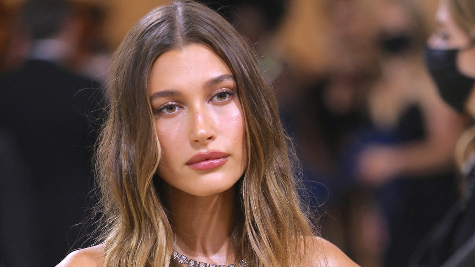 Hailey Bieber sans frange