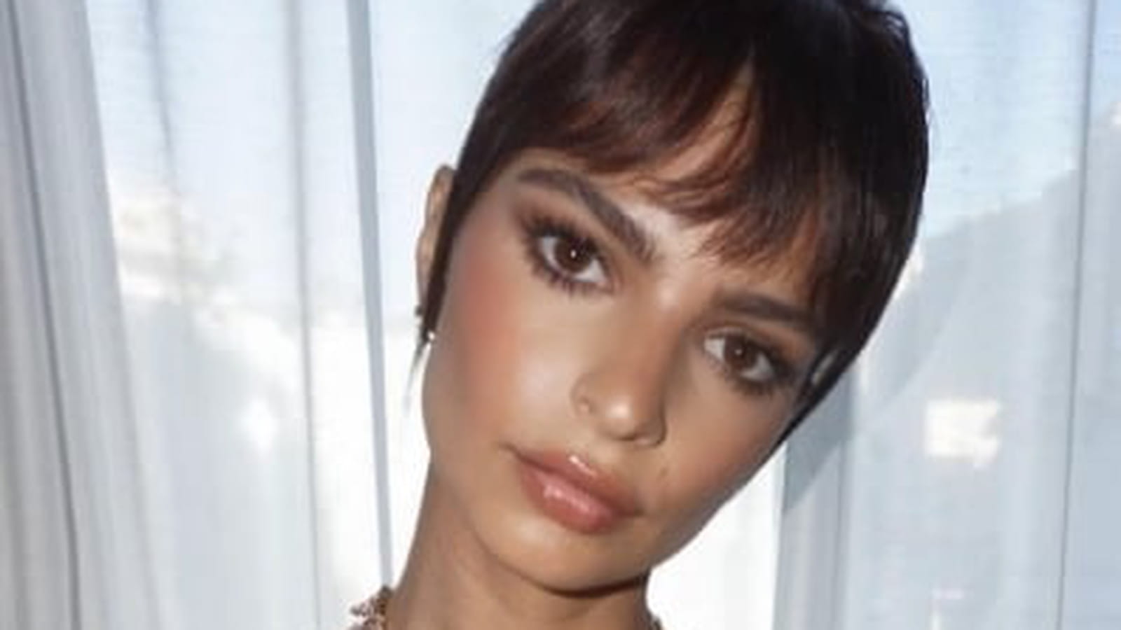 Emily Ratajkowski