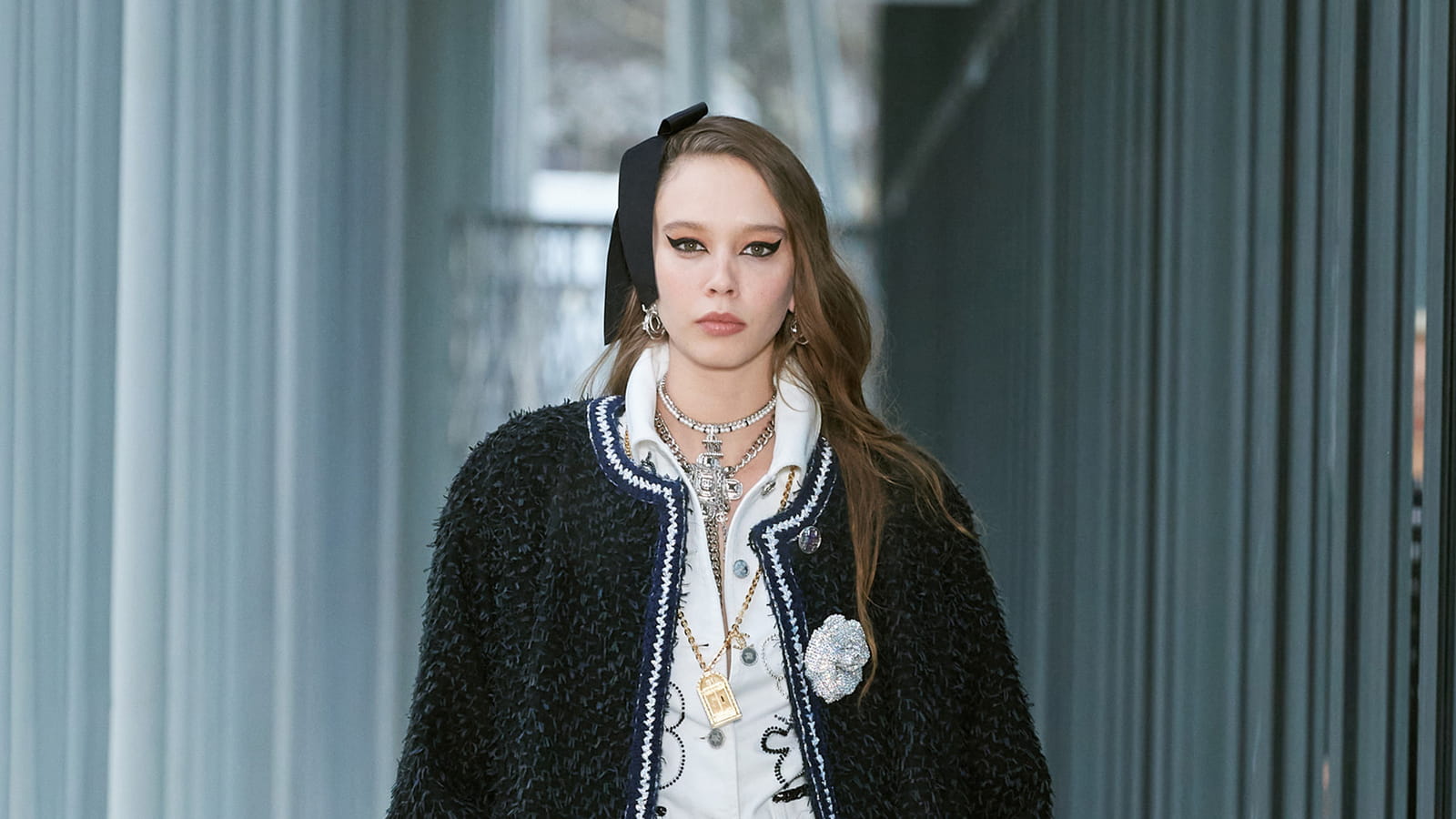Look 30