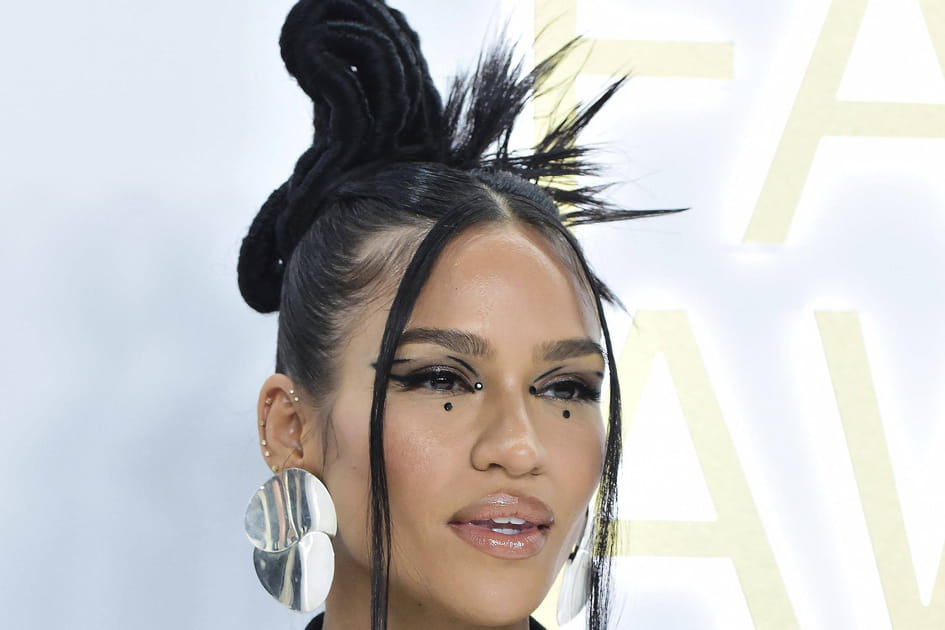 Le look futuriste de Cassie
