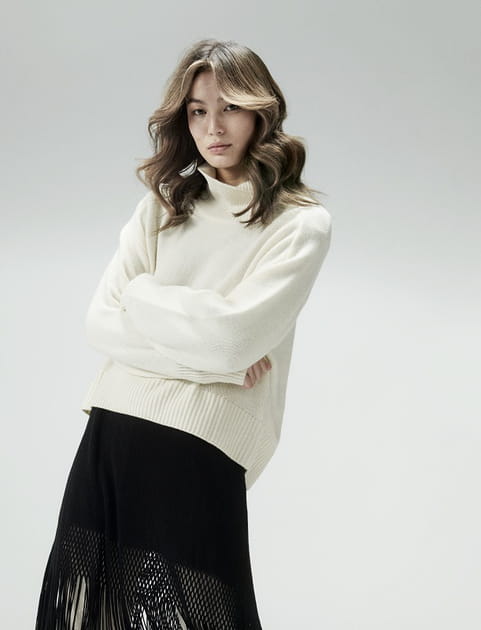 La coupe mi-longue au brushing a&eacute;rien