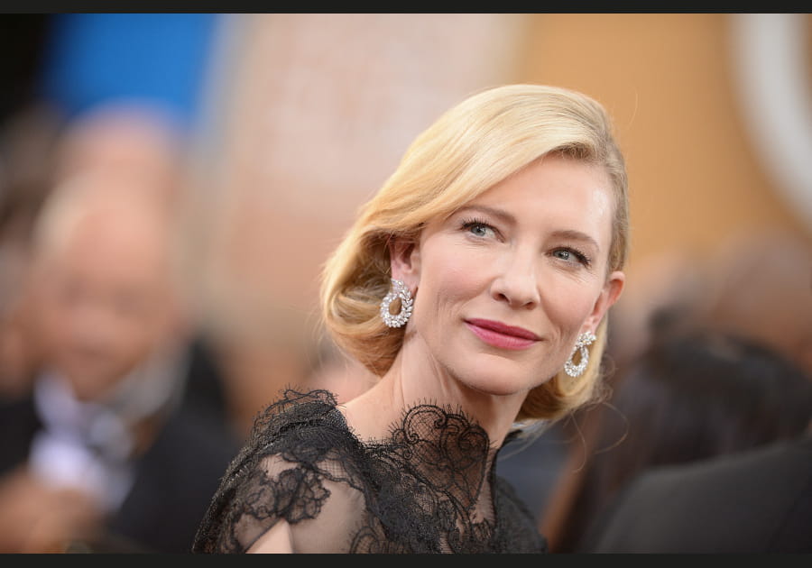 Le brushing coiff&eacute; vers l'int&eacute;rieur de Cate Blanchett