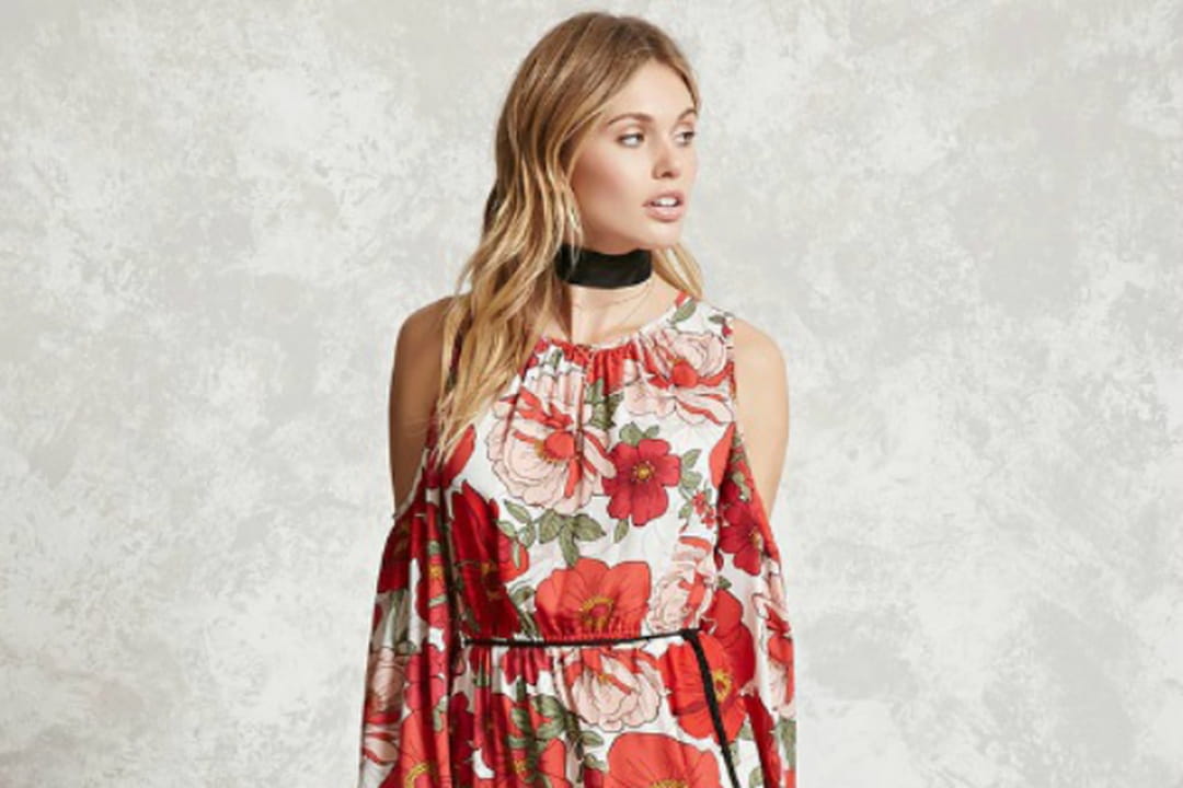 Carrie Bradshaw en robe longue fine Forever 21