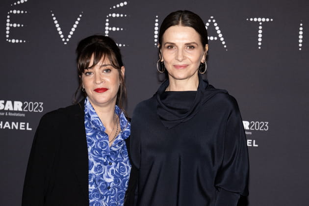 Hélène Lambert et Juliette Binoche à la soirée des Révélations des César 2023