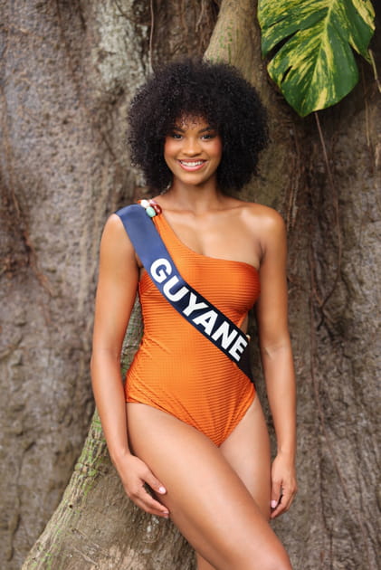 Miss France 2025&nbsp;: Jade Fansonna, Miss Guyane 2024&nbsp;pose en maillot de bain