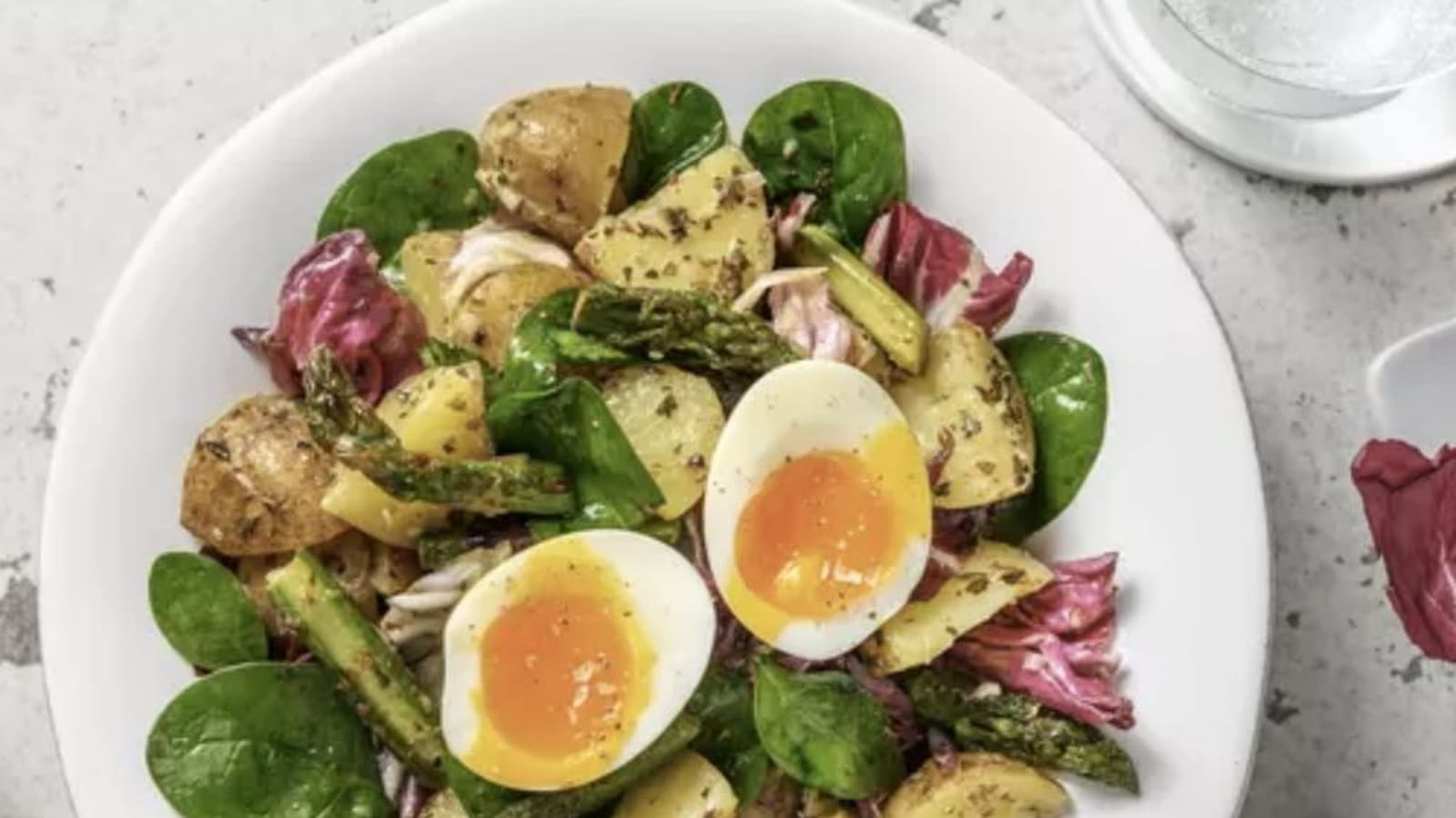Salade grenailles, asperges et grana padano