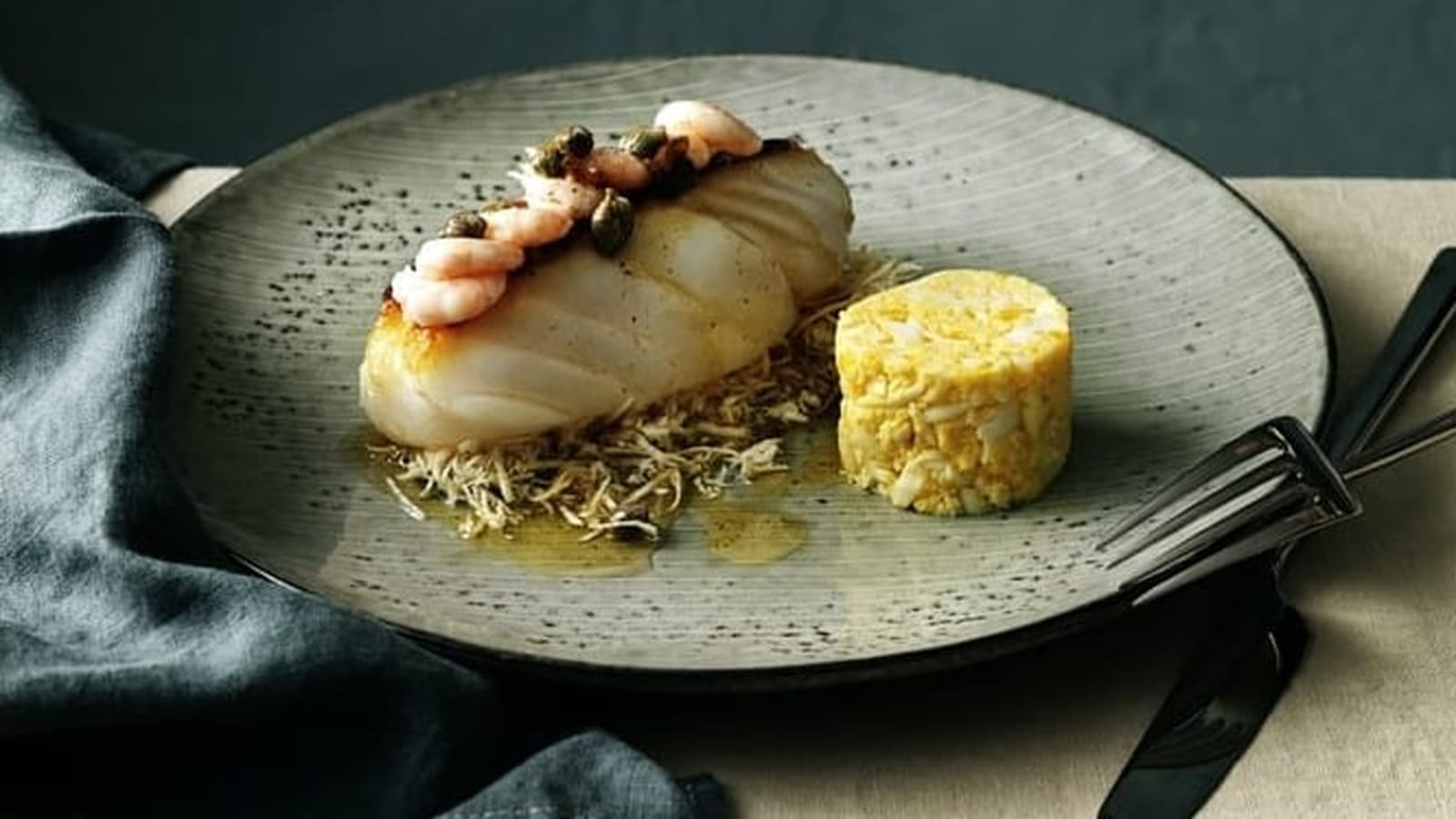 Cabillaud Skrei rôti œufs et câpres