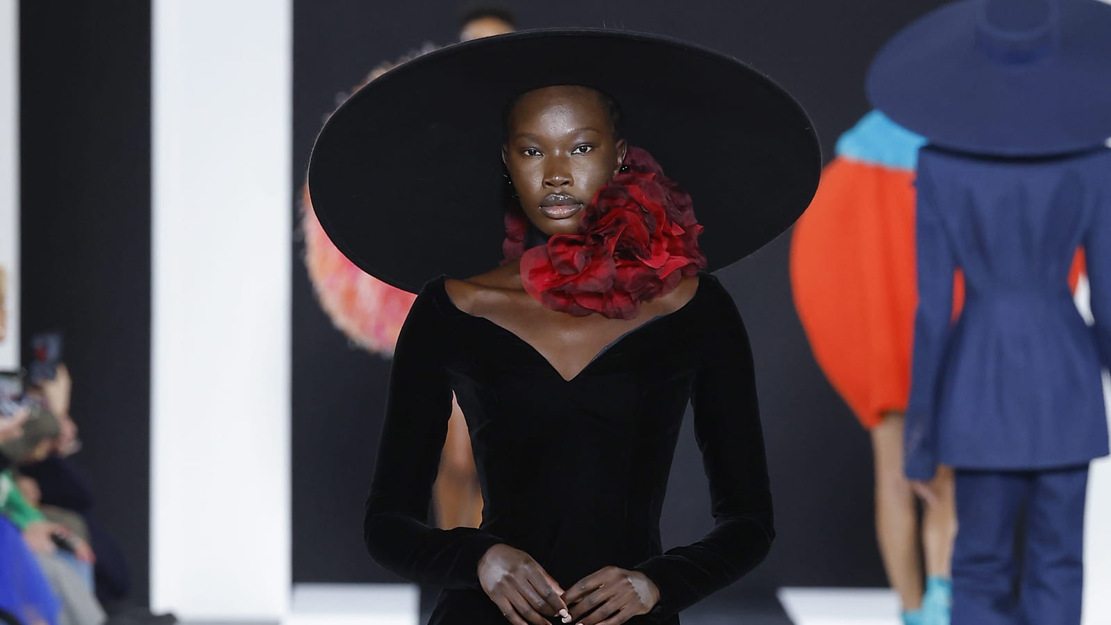 Look 17