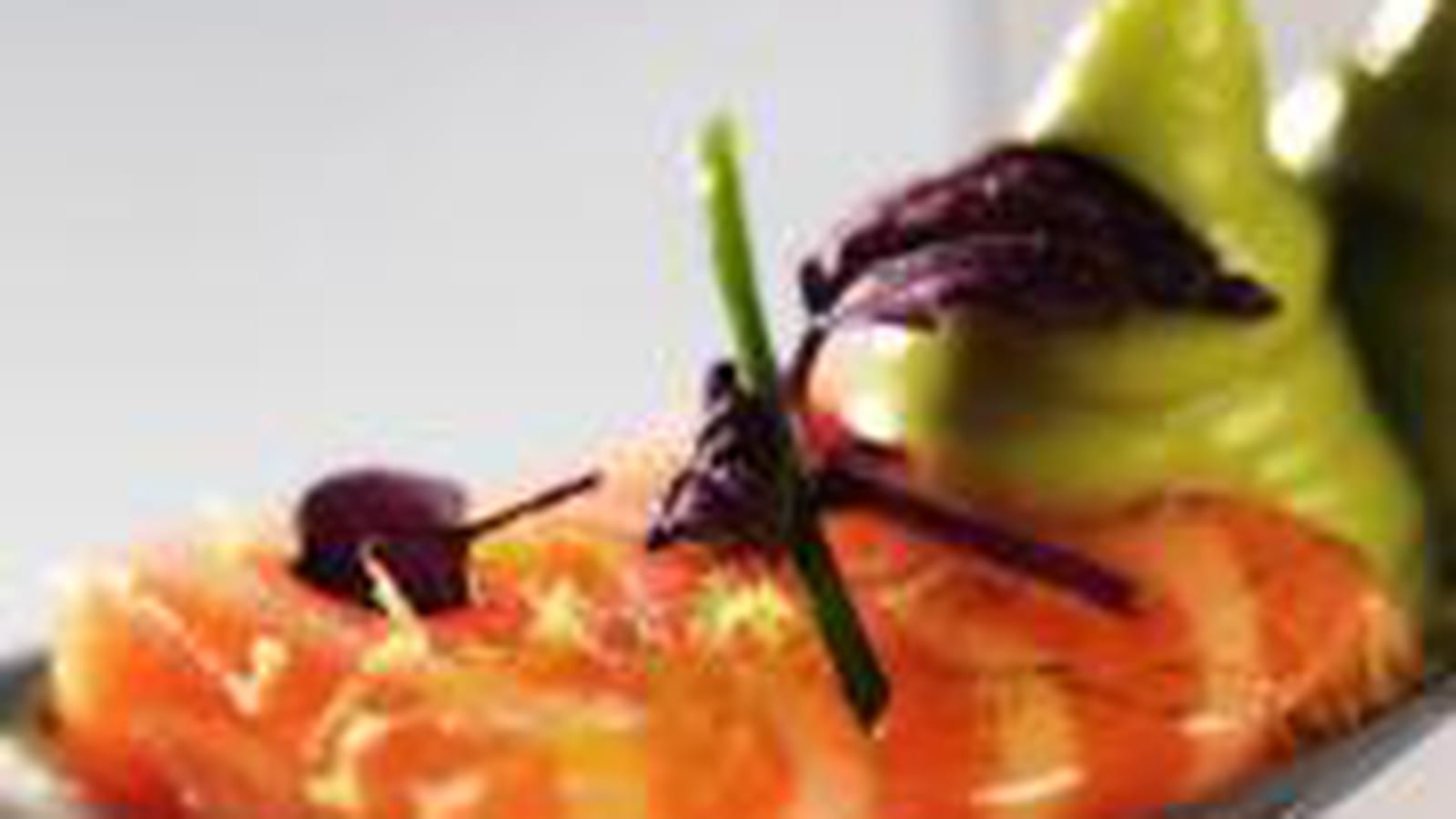 Truite crue marinée et crème à l'avocat