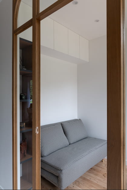 Apr&egrave;s&nbsp;: une chambre d'appoint ouverte sur l'espace de vie