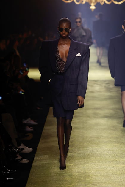 Toutes les images du défilé Saint Laurent automne-hiver 2023-2024