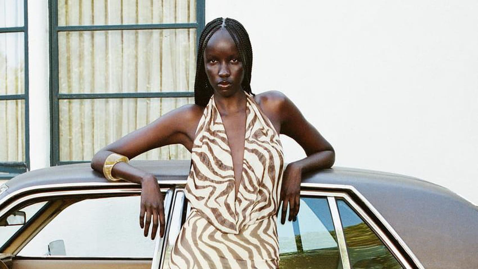 Robe à encolure américaine Zara