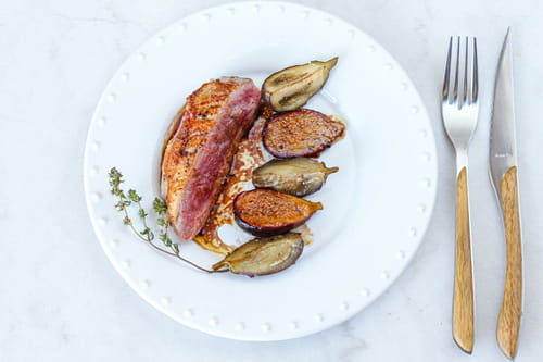 Filet de canette poêlé - aubergines et figues confites