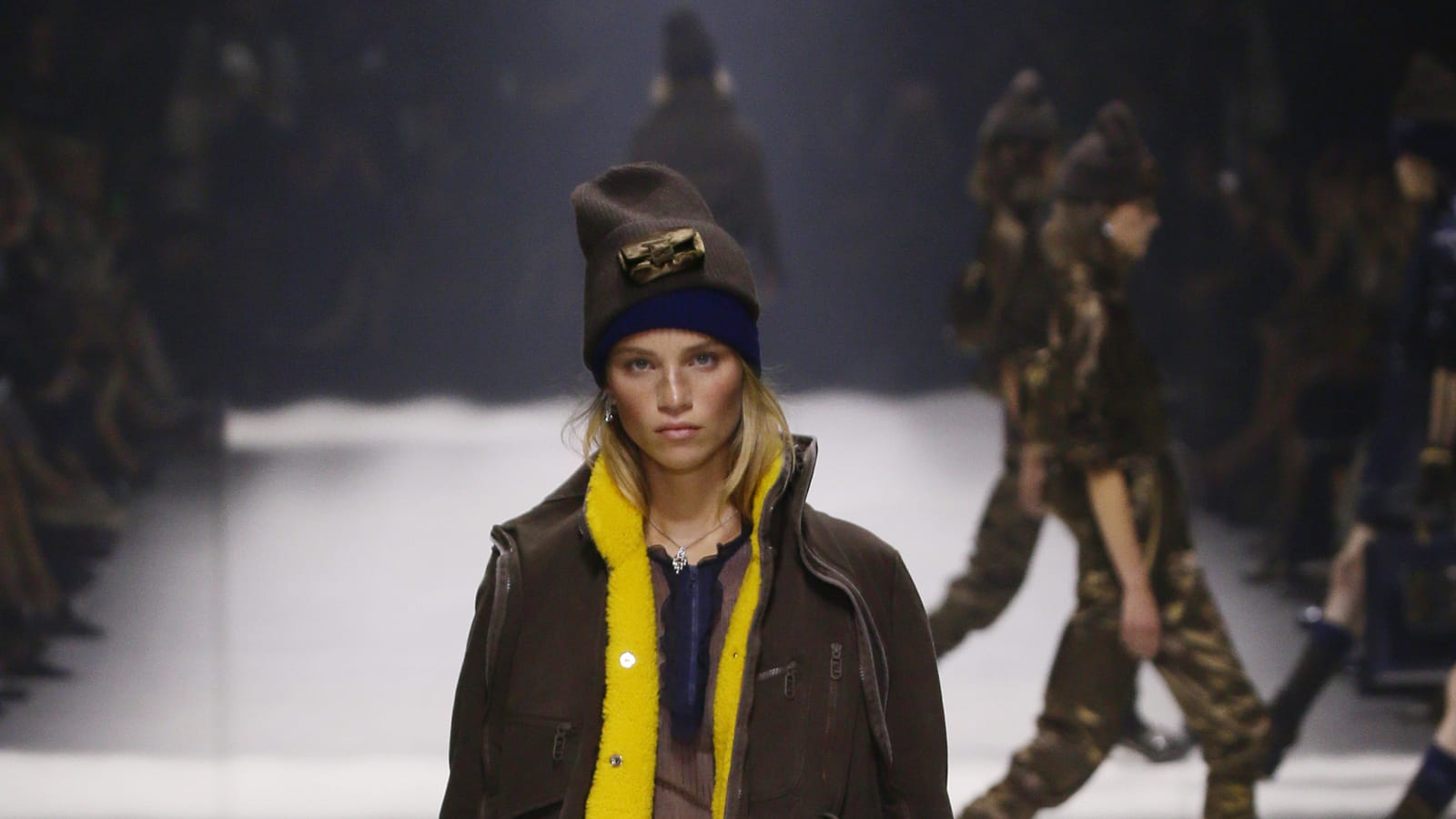 Look 24