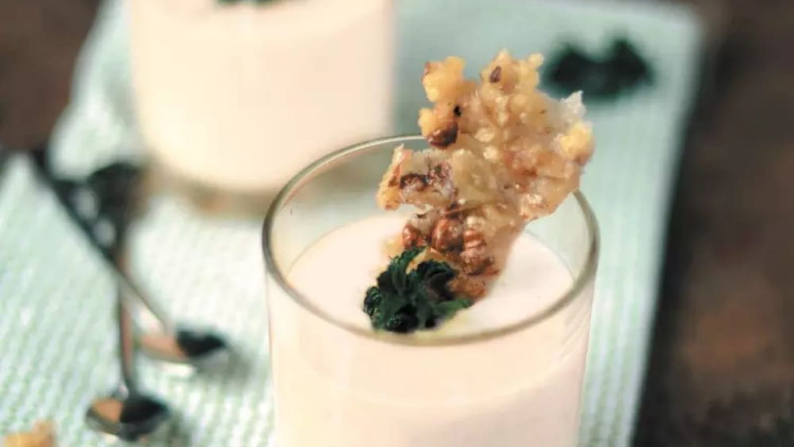Panna Cotta à l’AOP Ossau-Iraty et crumble de noisettes
