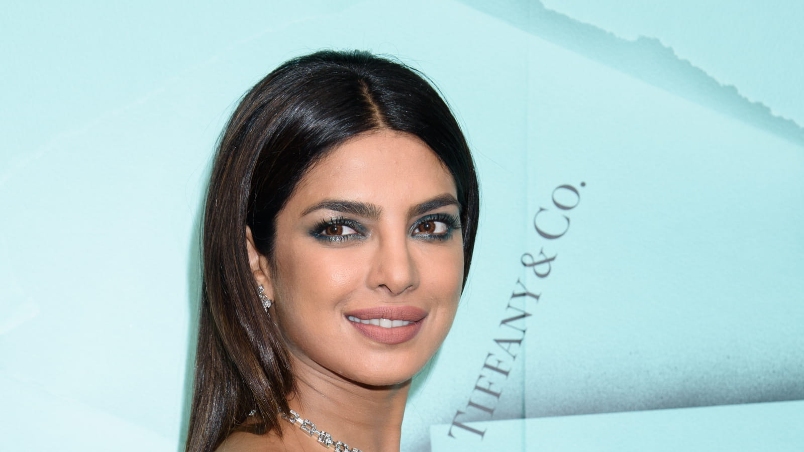 Le smoky bleu de Priyanka Chopra