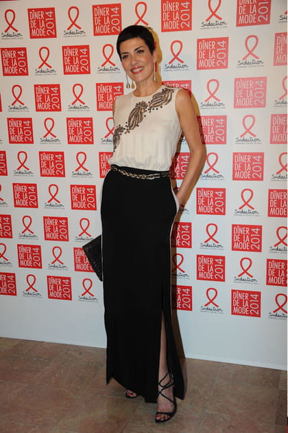 Cristina Cordula en top &agrave; sequins dor&eacute;s