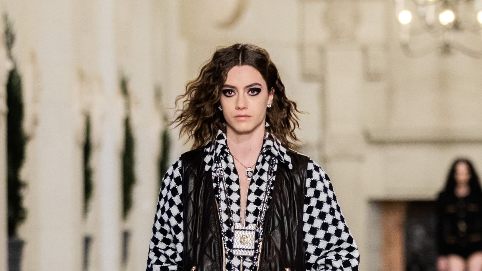 Look 11
