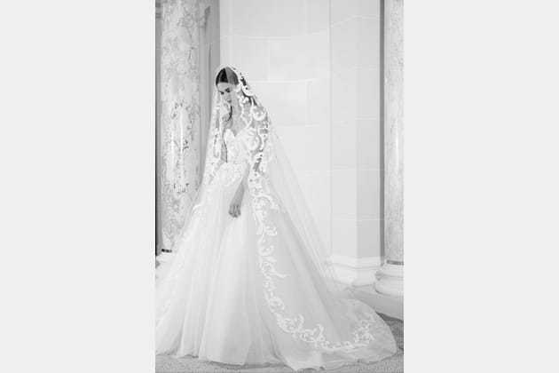 Une robe de mariée brodée