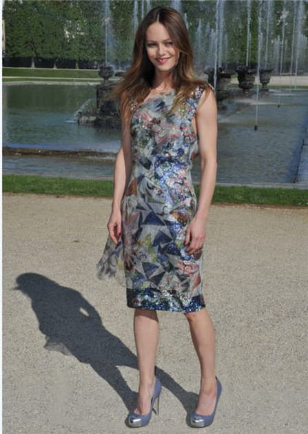 Vanessa Paradis en robe pailletée