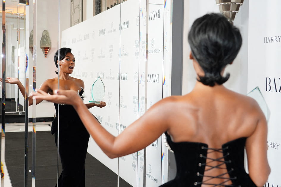 Janelle Mon&aacute;e et sa coupe mulet qui rebique