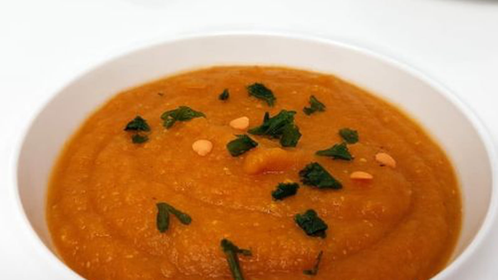 Velouté de lentilles corail tomates et curcuma