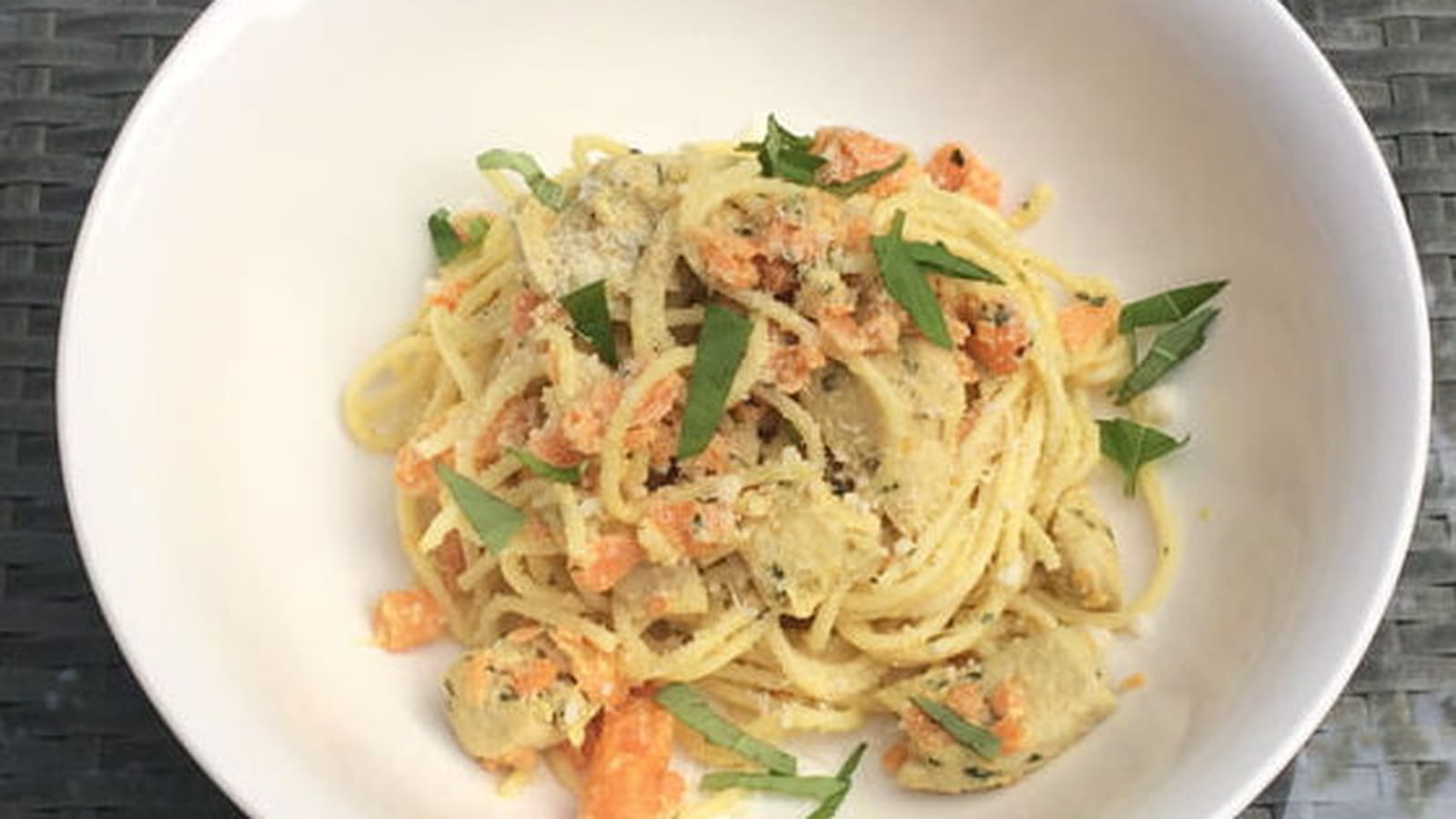 Spaghetti au poulet et curry