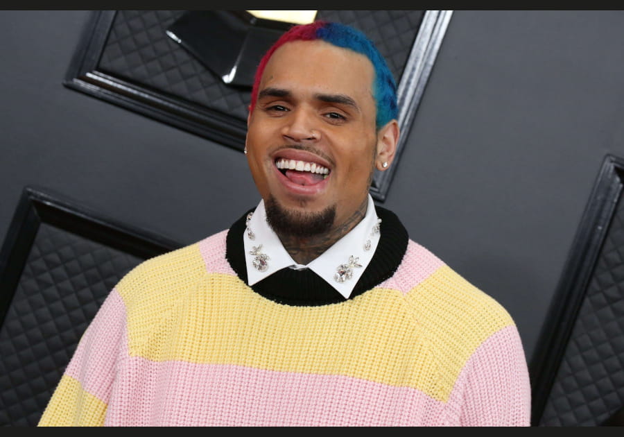 La chevelure bicolore de Chris Brown
