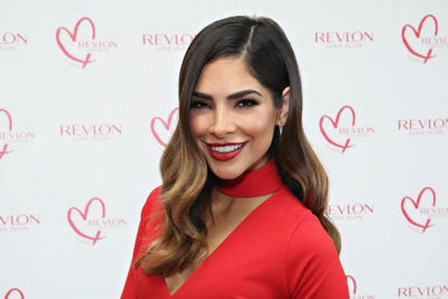 Alejandra Espinoza, nouvelle égérie Revlon
