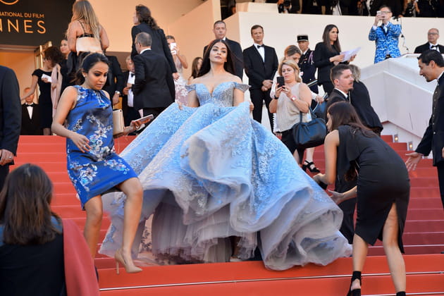 Aishwarya Rai : à robe vertigineuse, soutien requis