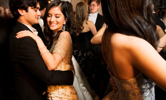 SA Princesse Ananya Raje Scindia de Gwalior danse avec son frère SA Yuvraj Mahanaaryamanrao J Scindia de Gwalior