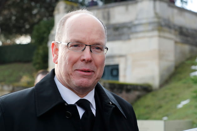 Le prince Albert II de Monaco, souverain de Monaco, pr&eacute;sent aux obs&egrave;ques d'Henri d'Orl&eacute;ans