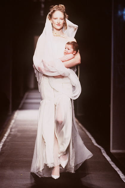 Le d&eacute;fil&eacute; Jean Paul Gaultier haute couture printemps-&eacute;t&eacute; 2001