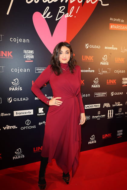 Camélia Jordana en robe drapée