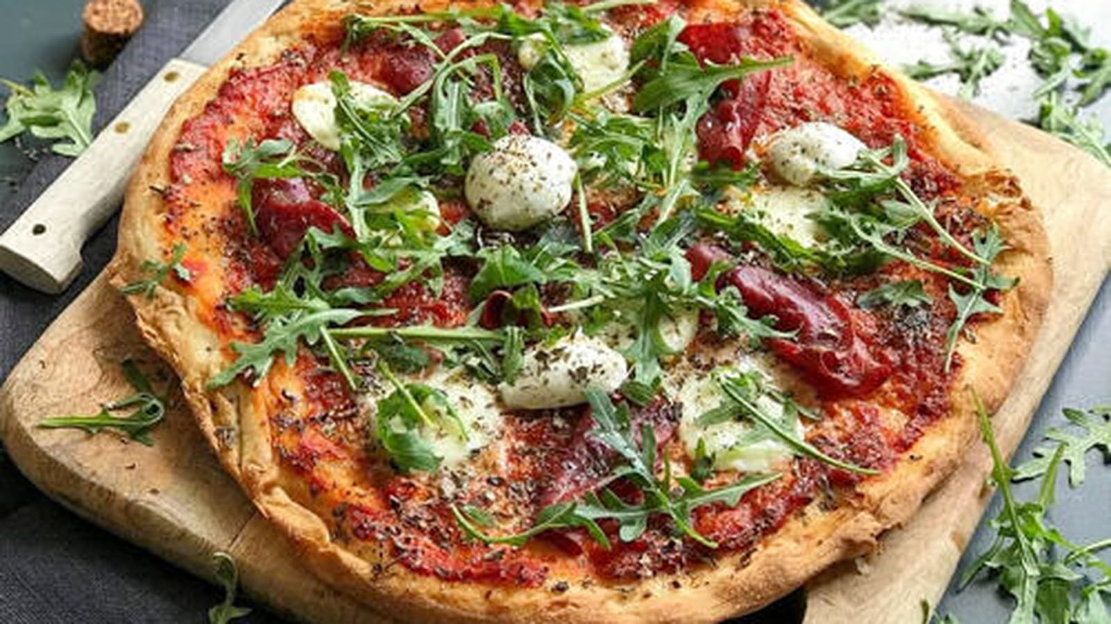 Pizza mozzarella et bresaola
