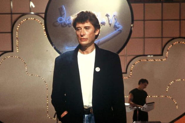 Retour en images sur l'allure mémorable de Johnny Hallyday, le plus stylé des rockeurs français