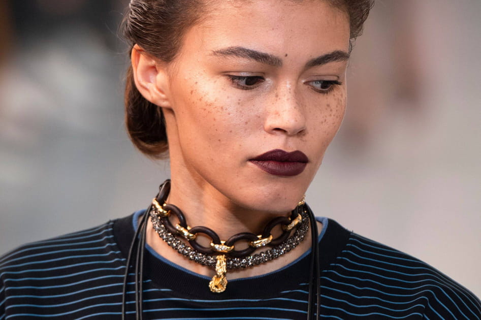 Le rouge &agrave; l&egrave;vres burgundy