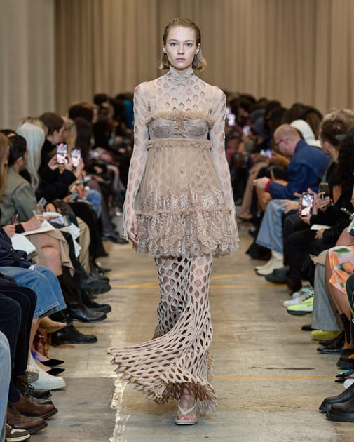 Look 23&nbsp;du d&eacute;fil&eacute; Burberry