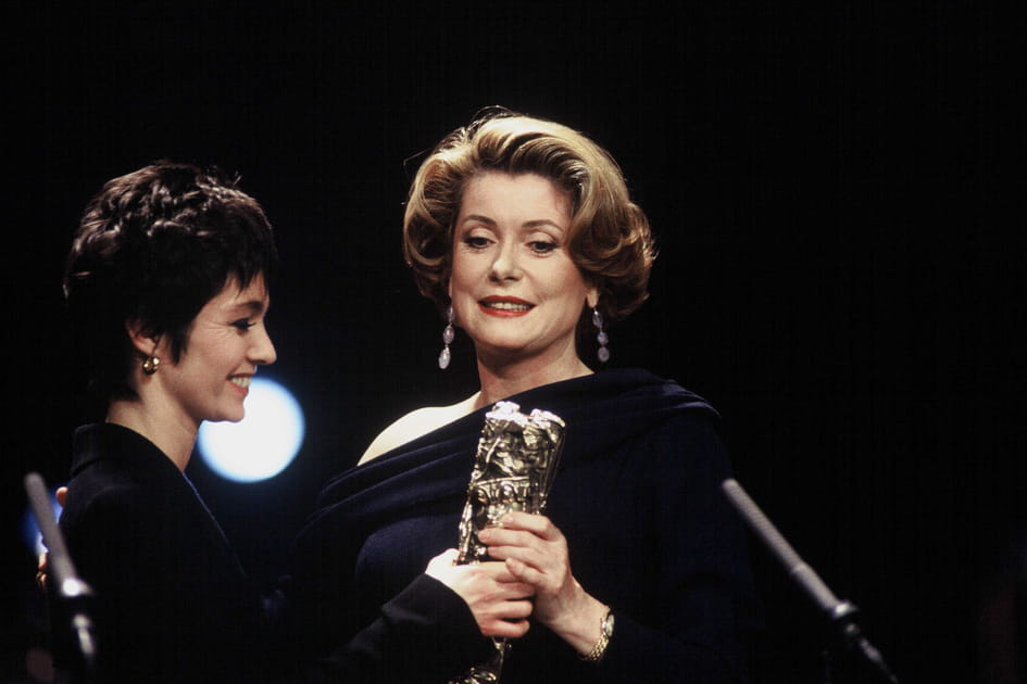 Les cheveux courts de Catherine Deneuve