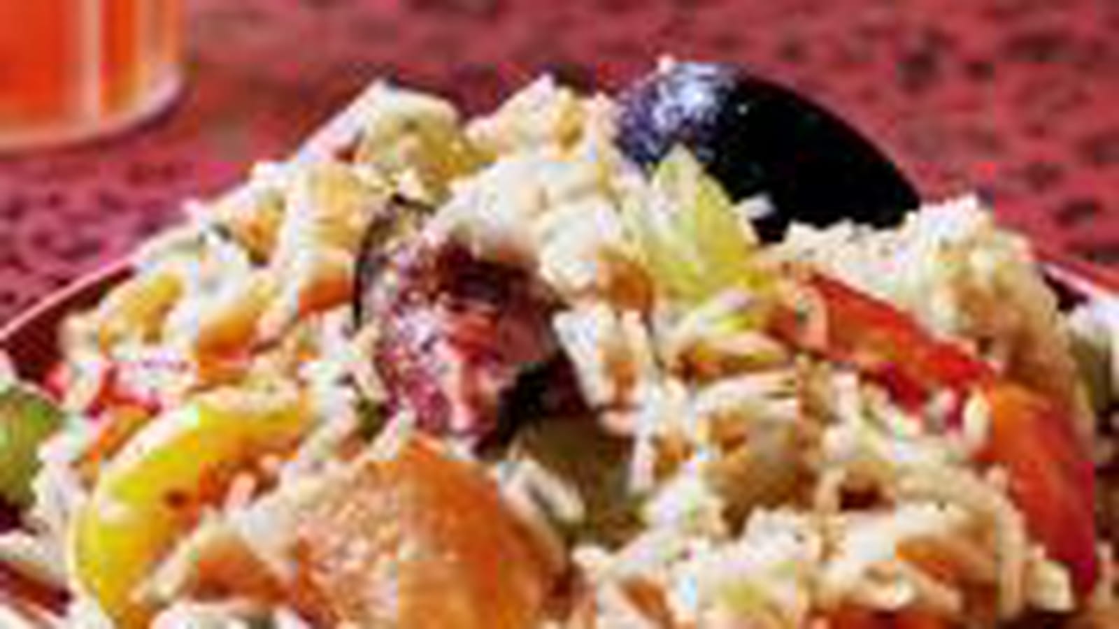 Salade de riz basmati au saumon et aux fruits