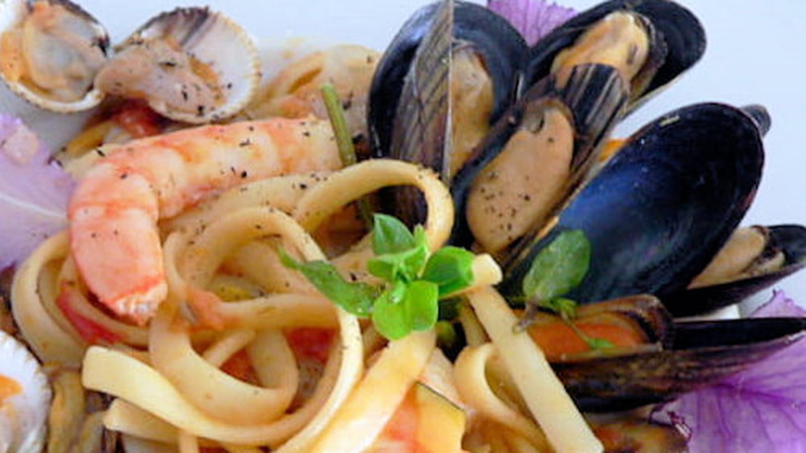 Linguine aux coquillages et crevettes