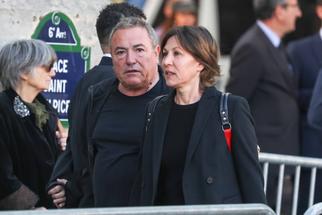 Mathilde Seigner et le r&eacute;alisateur Fabien Onteniente aux obs&egrave;ques de Nathalie Baye
