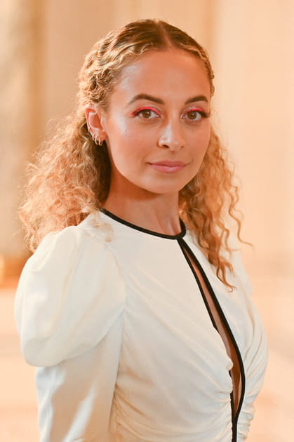 Flop&nbsp;: Nicole Richie et son fard &agrave; paupi&egrave;res rose fluo