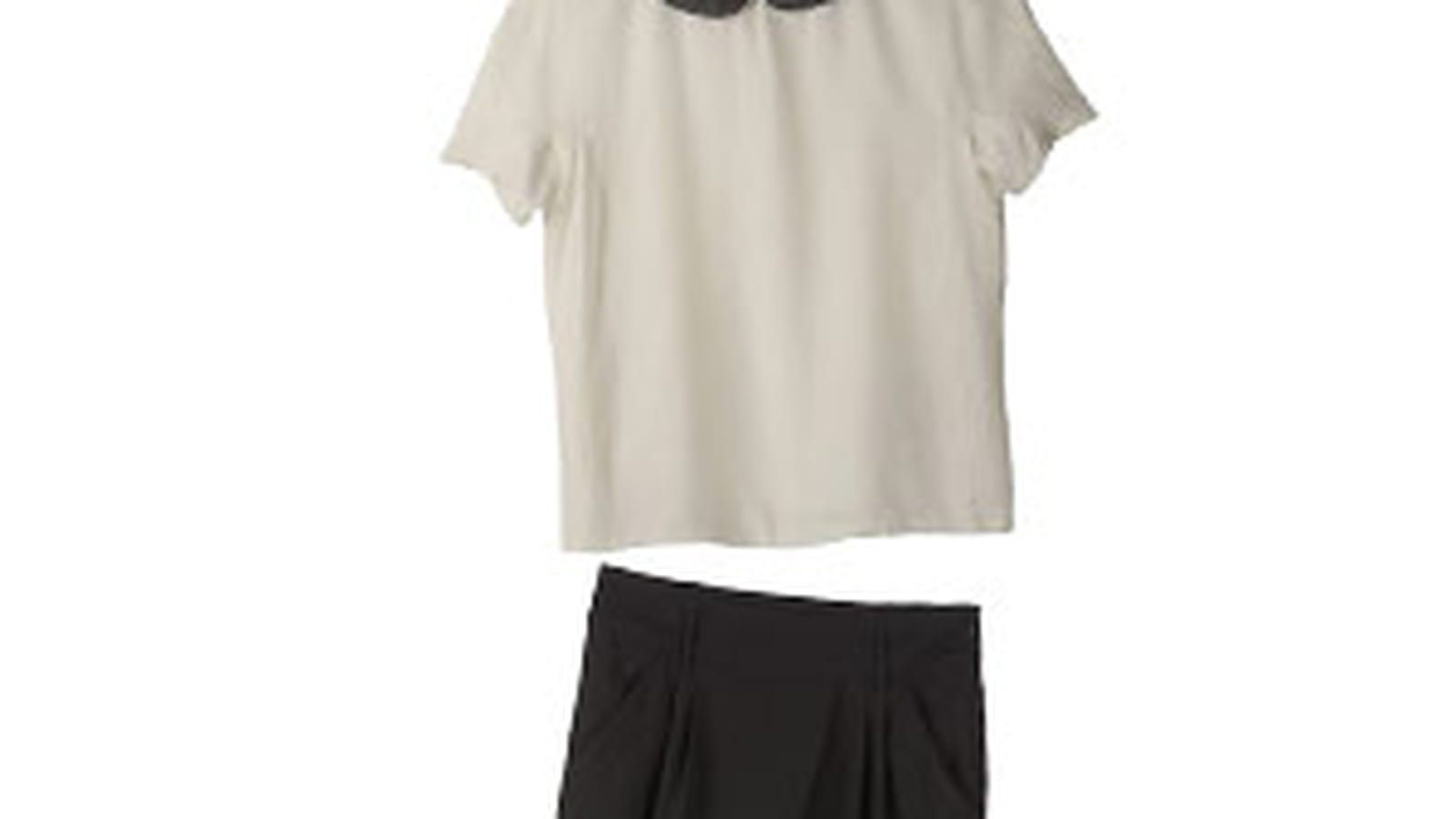 Le pantalon noir, en mode sage